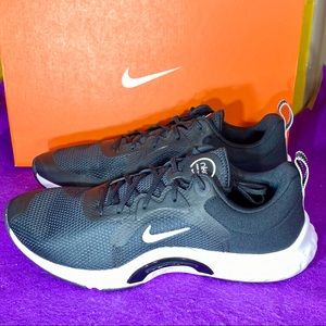 Nike Women's Renew TR 11 Black White Running Gym Shoes DA1349-004 Size 10.5 NIB